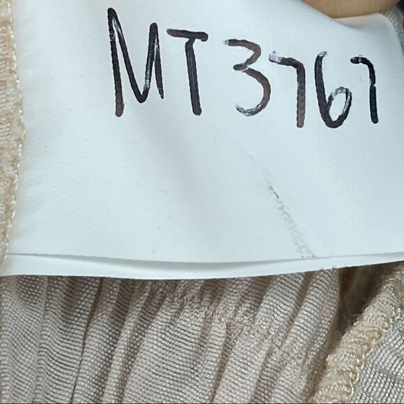 Le Lis Smocked Crop Top - Picture 6 of 6